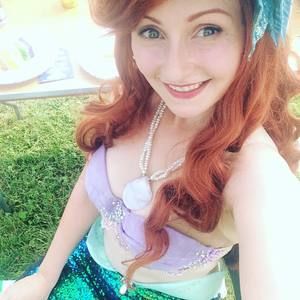 Meet your Posher, Vee